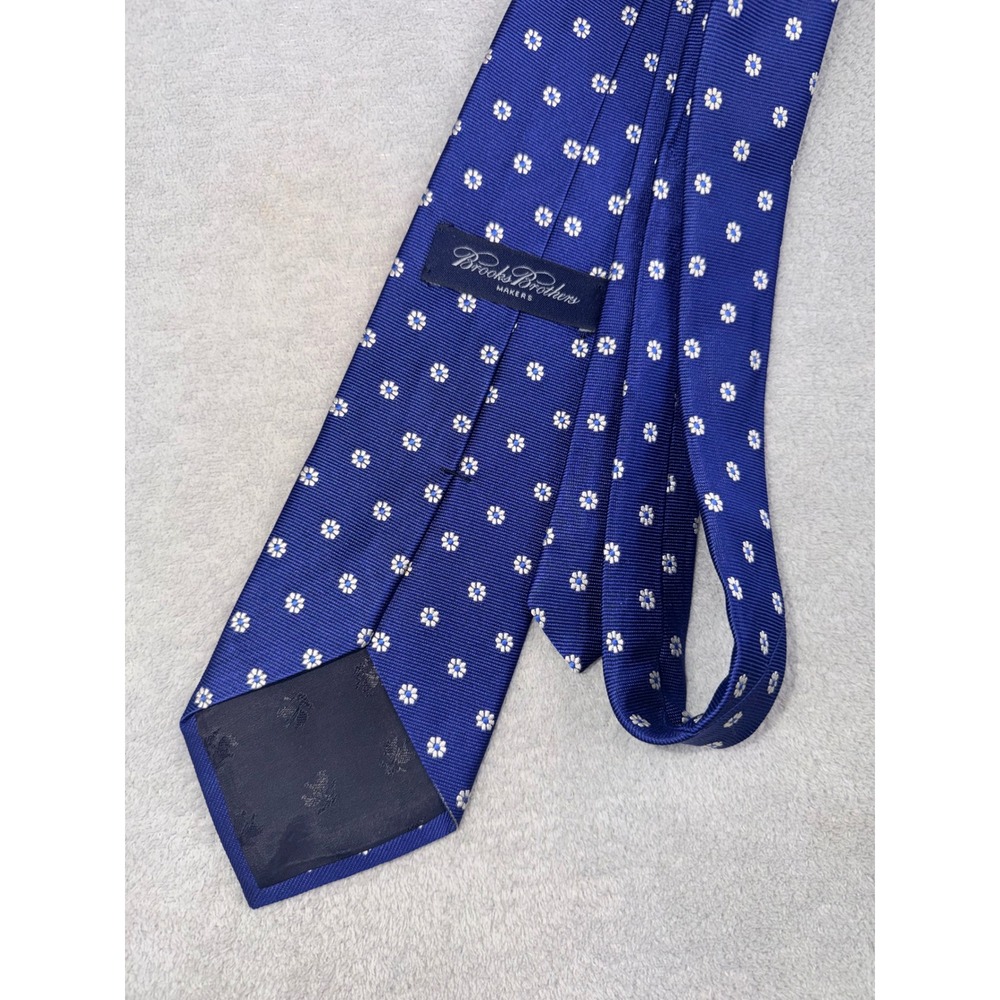 Brooks Brothers Makers Mens Silk Tie Blue White Floral Daisy Woven England USA - Picture 3 of 3